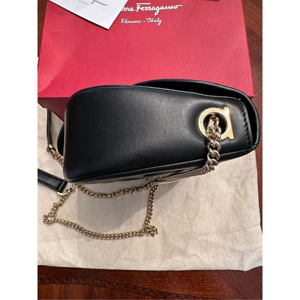 SALVATORE FERRAGAMO Women’s Rosette Leather Chain Crossbody Bag Black, NWT - Picture 3 of 11